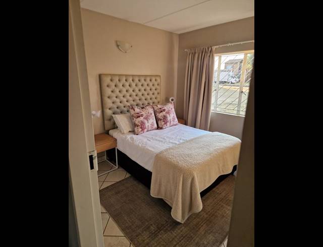 2 BEDROOM APARTMENT FOR SALE IN PROTEA GLEN